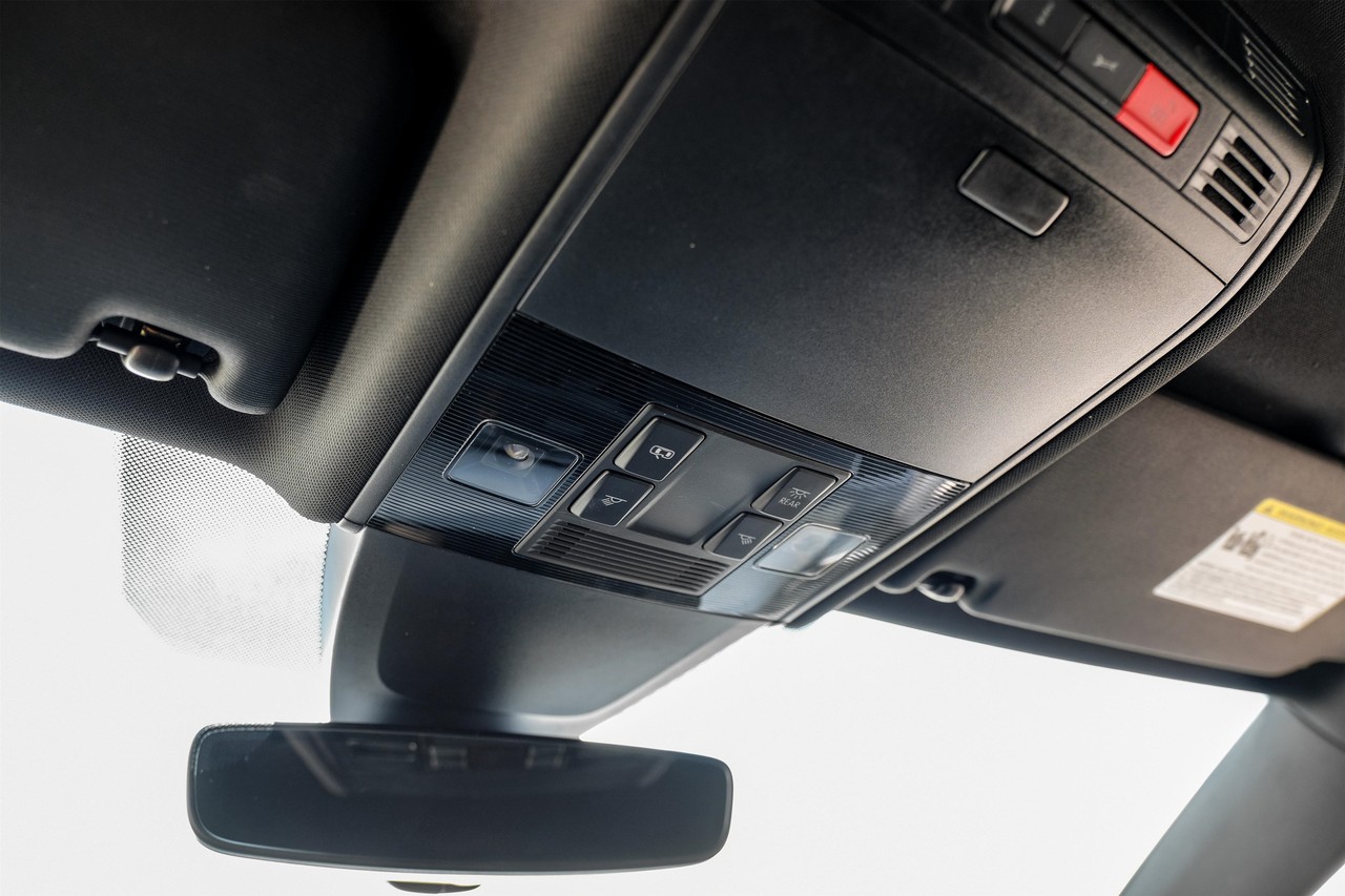 Volkswagen Golf R Vehicle Main Gallery Image 26