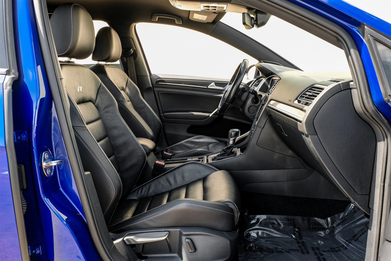 Volkswagen Golf R Vehicle Main Gallery Image 32