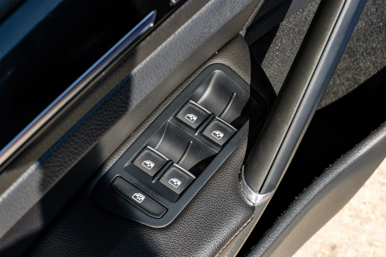 Volkswagen Golf R Vehicle Main Gallery Image 41