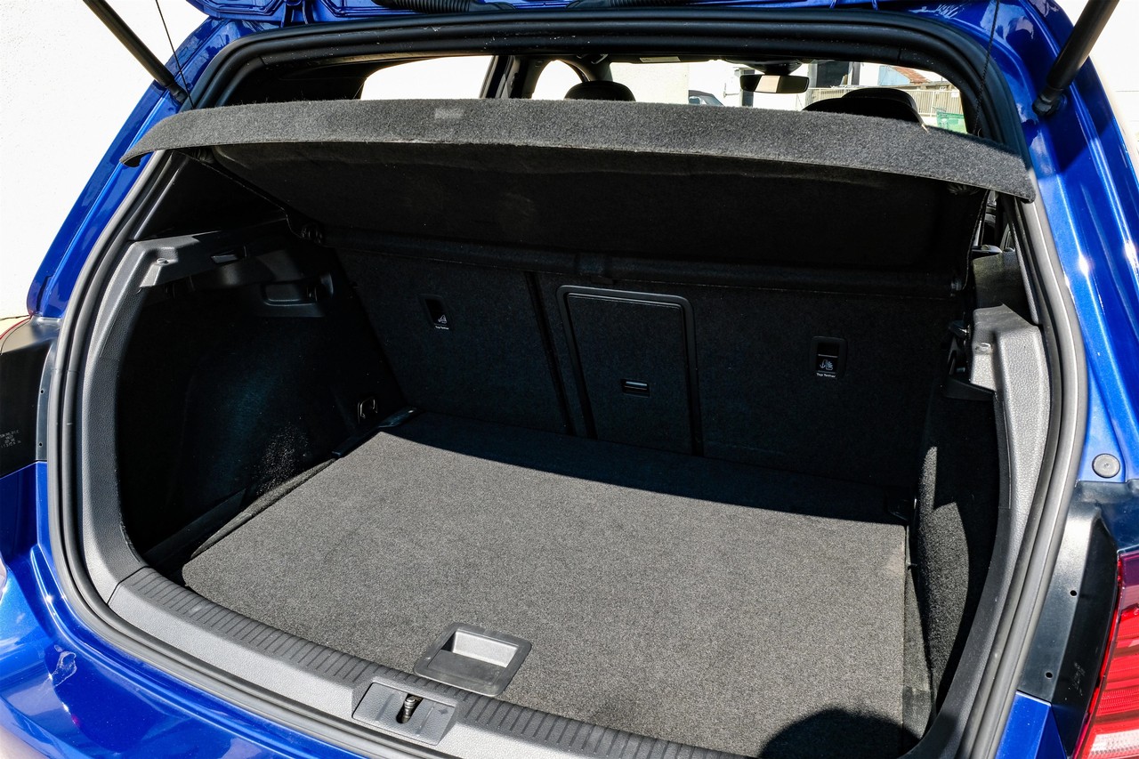 Volkswagen Golf R Vehicle Main Gallery Image 48