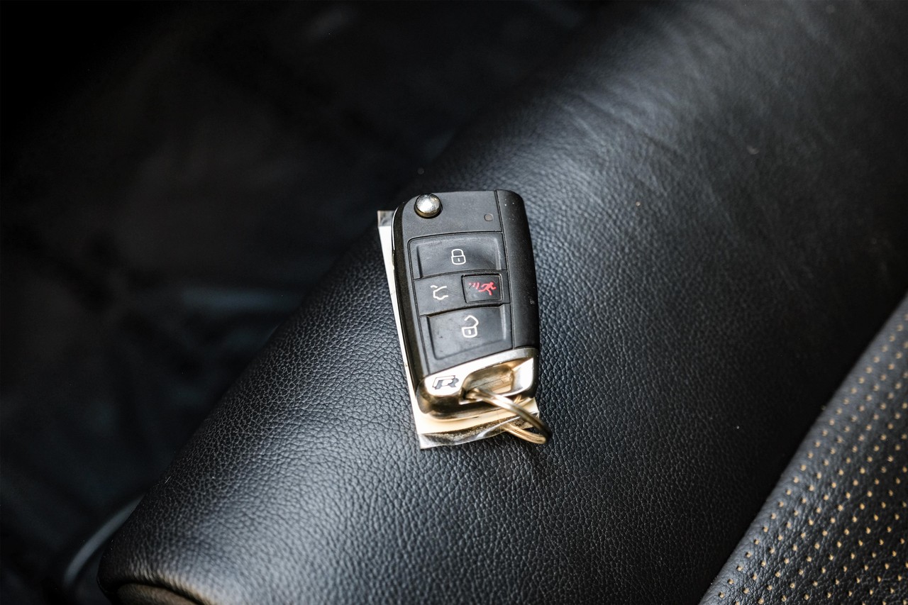 Volkswagen Golf R Vehicle Main Gallery Image 54