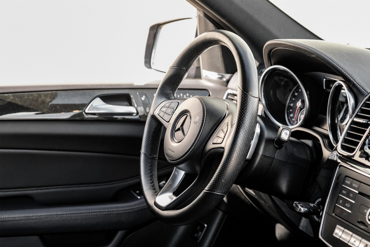 Mercedes-Benz GLS 450 Vehicle Main Gallery Image 14
