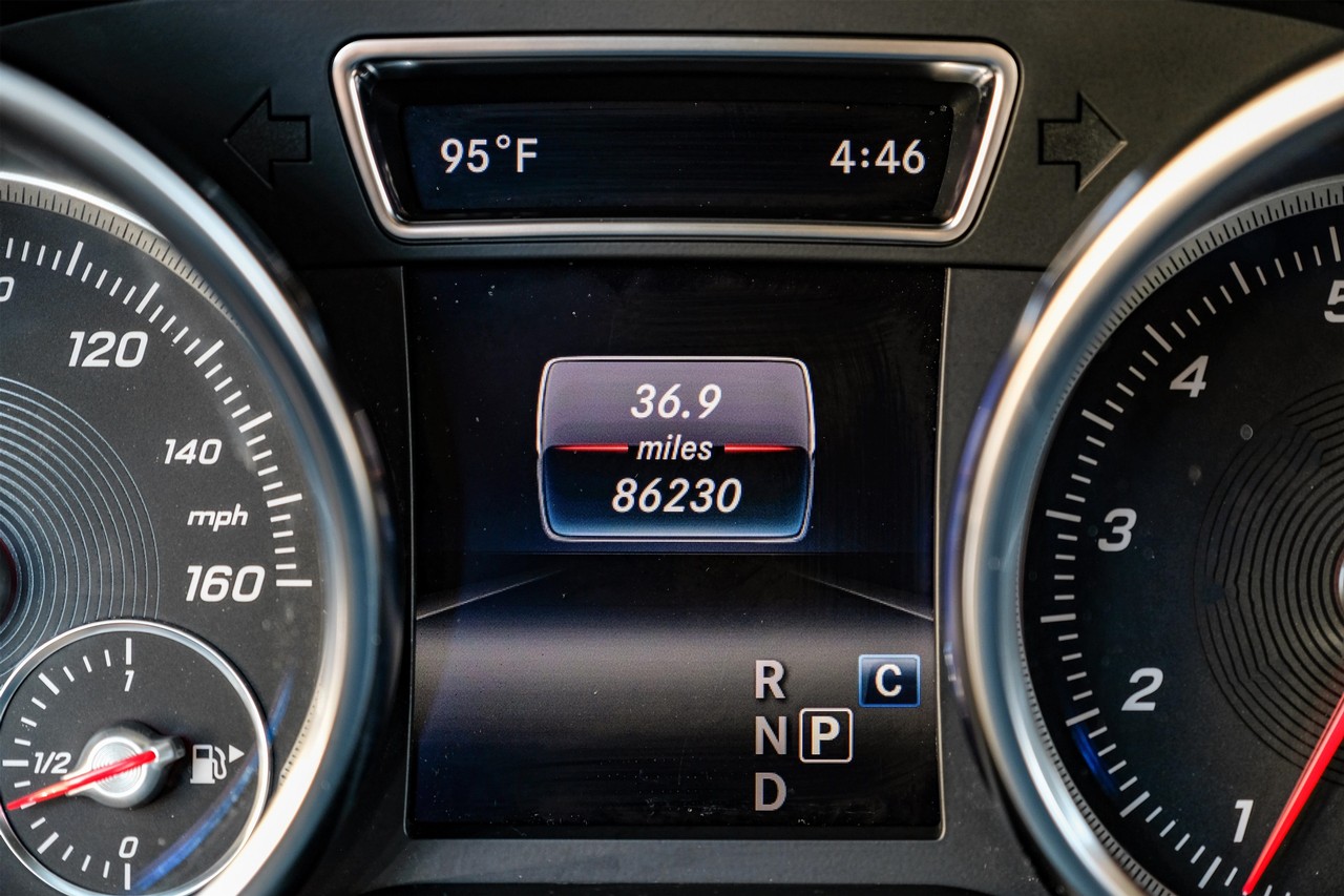 Mercedes-Benz GLS 450 Vehicle Main Gallery Image 21