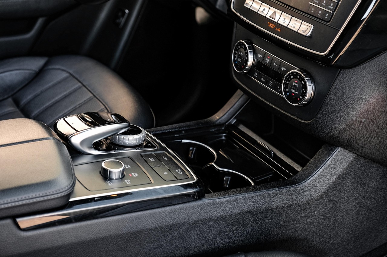 Mercedes-Benz GLS 450 Vehicle Main Gallery Image 23