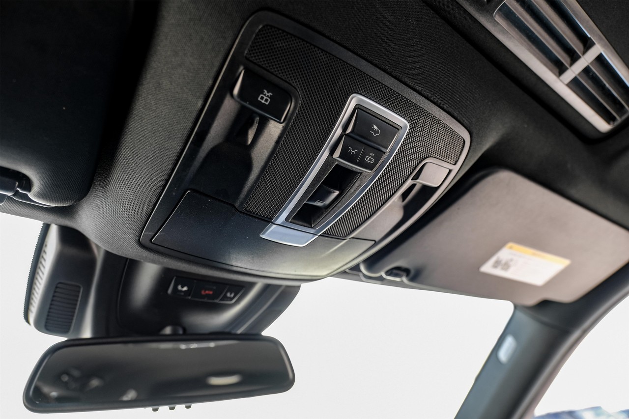 Mercedes-Benz GLS 450 Vehicle Main Gallery Image 26