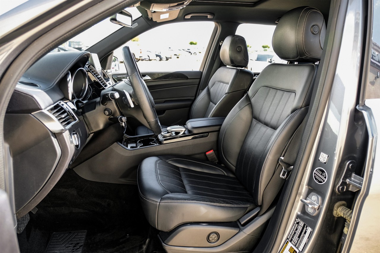 Mercedes-Benz GLS 450 Vehicle Main Gallery Image 31