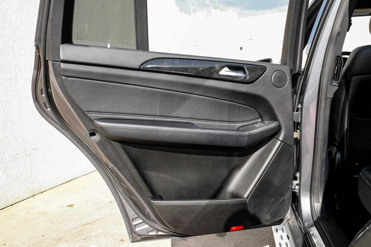 Mercedes-Benz GLS 450 Vehicle Main Gallery Image 43