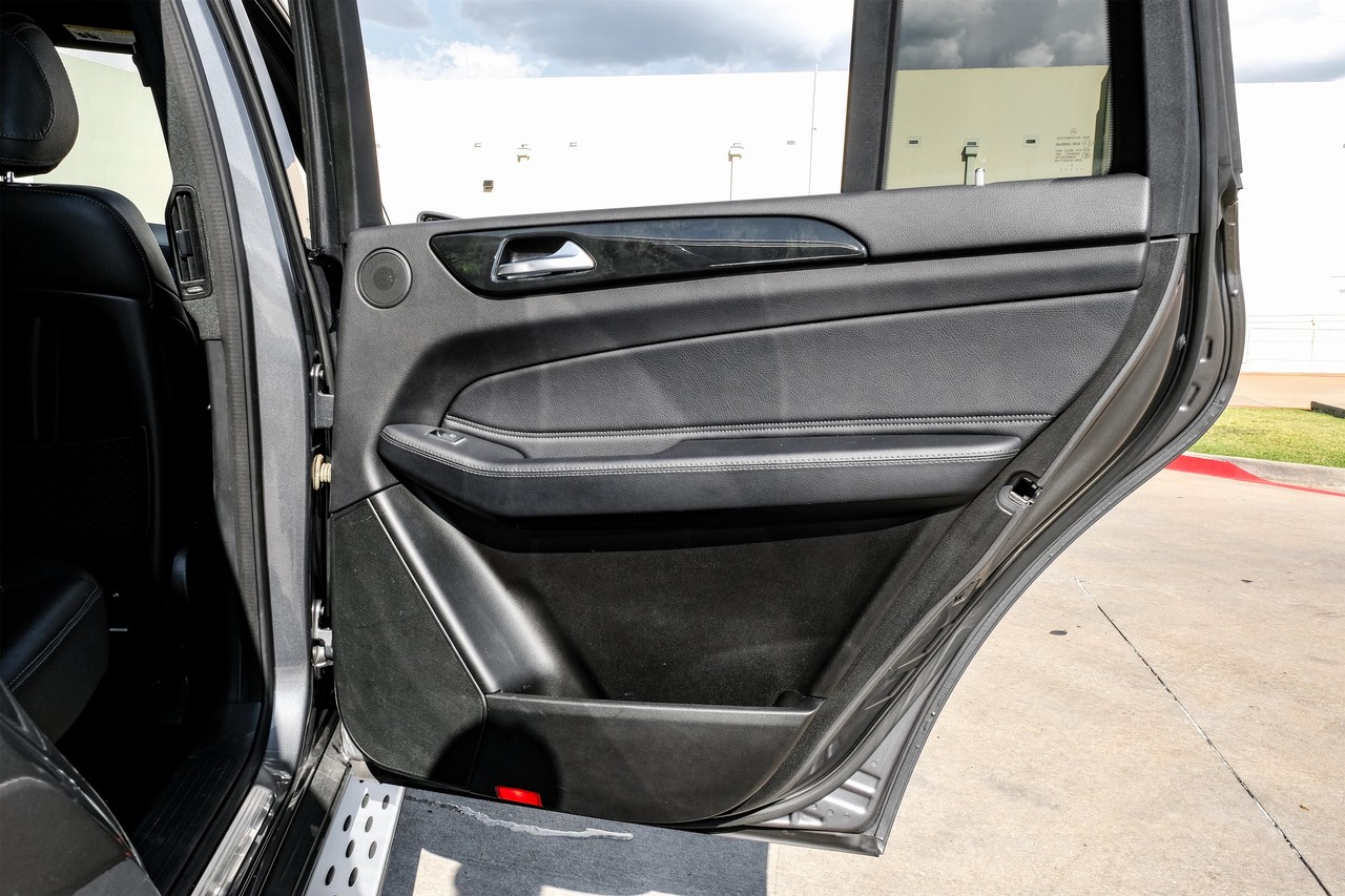 Mercedes-Benz GLS 450 Vehicle Main Gallery Image 44