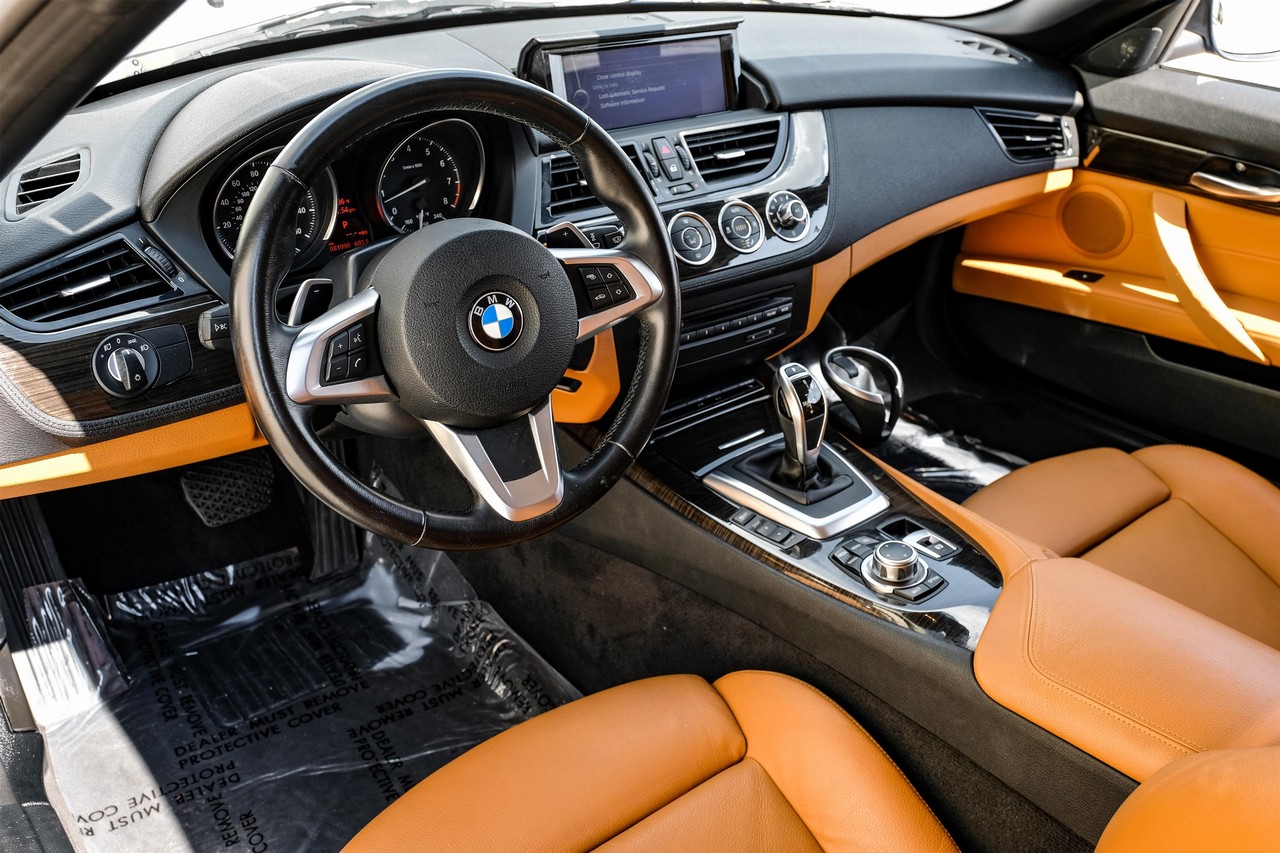 BMW Z4 Vehicle Main Gallery Image 03