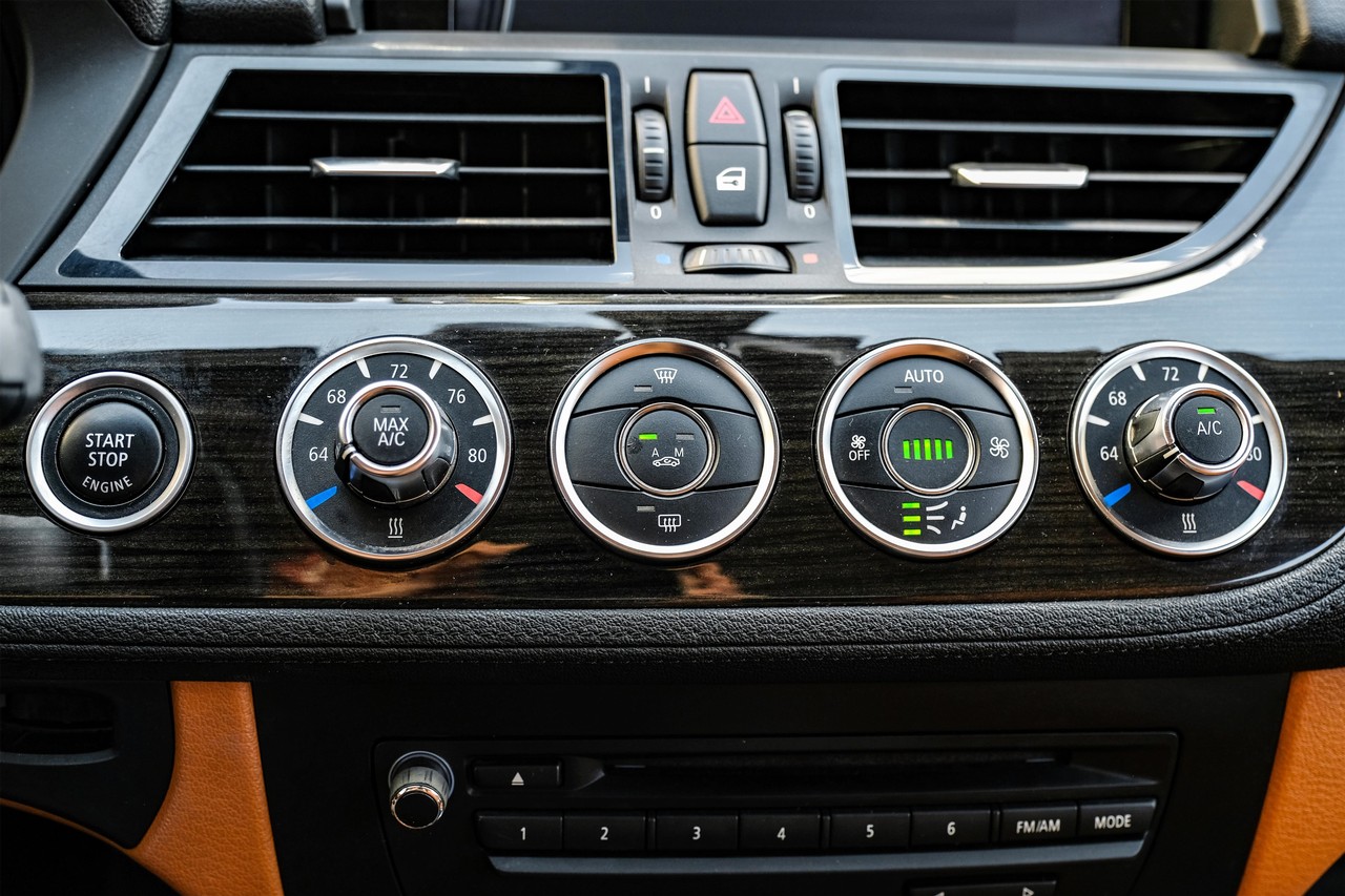 BMW Z4 Vehicle Main Gallery Image 19