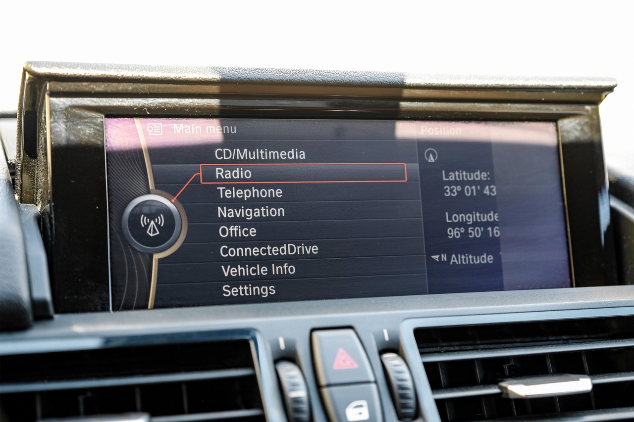 BMW Z4 Vehicle Main Gallery Image 24