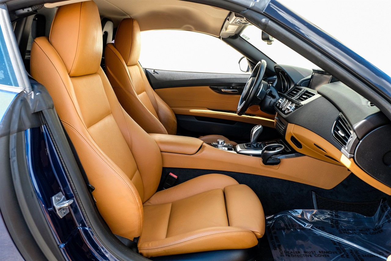 BMW Z4 Vehicle Main Gallery Image 28