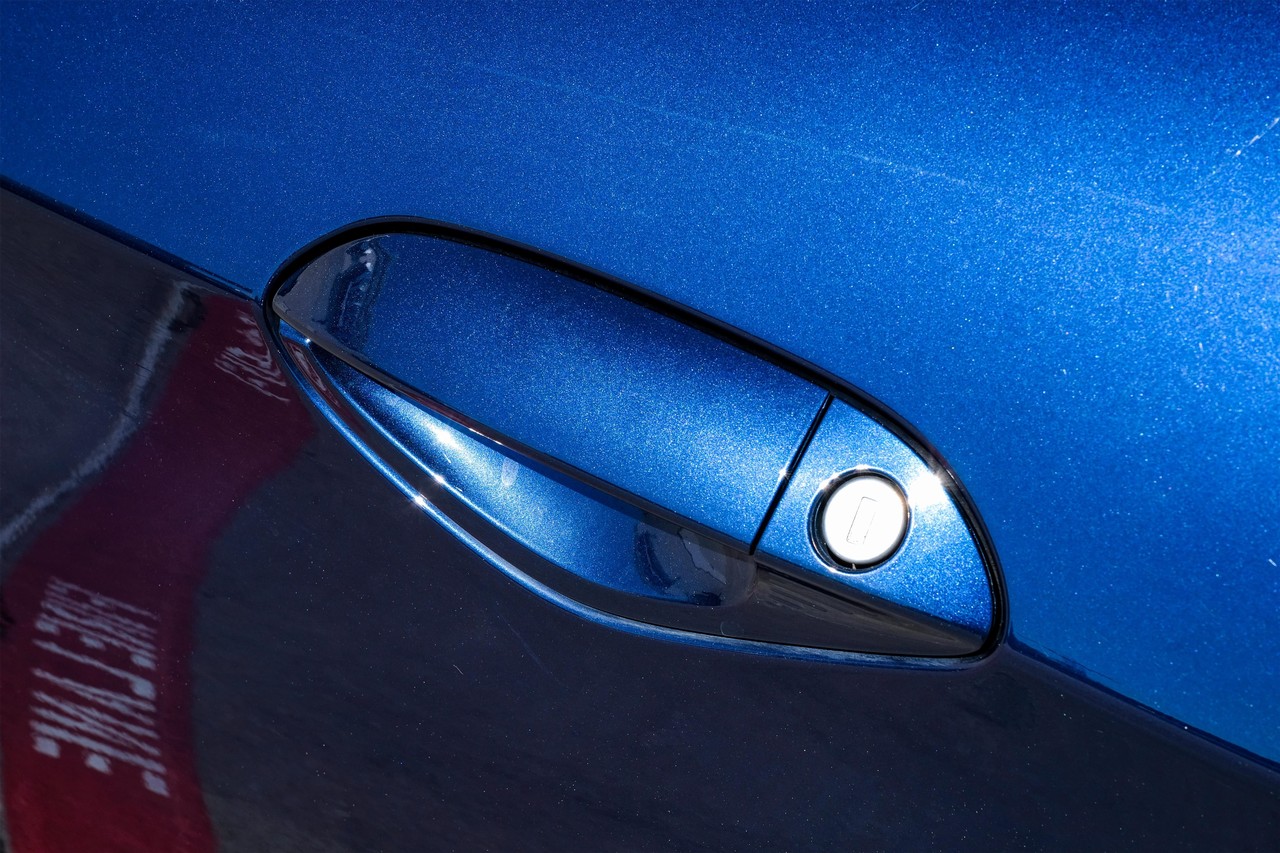 BMW Z4 Vehicle Main Gallery Image 29