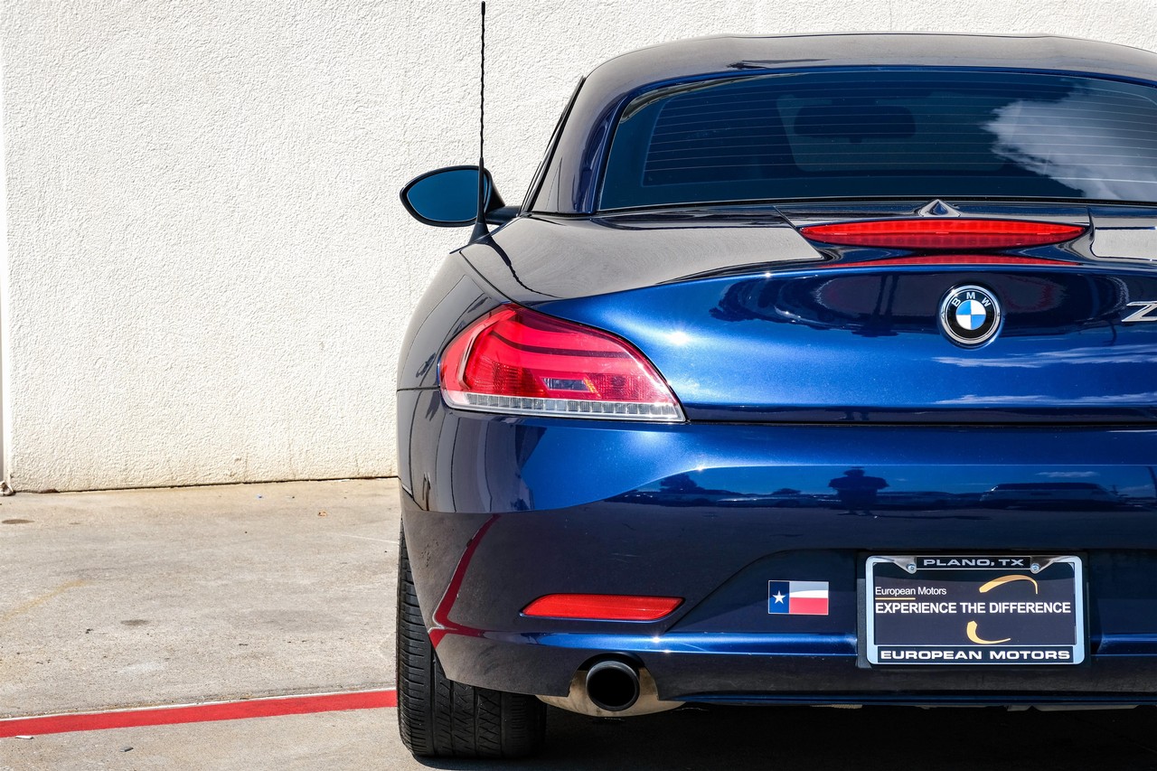 BMW Z4 Vehicle Main Gallery Image 35