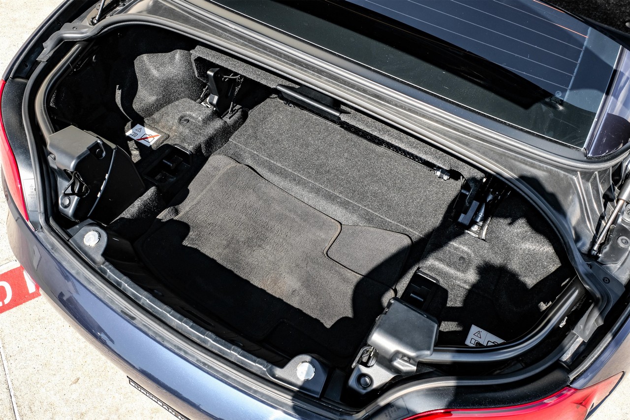 BMW Z4 Vehicle Main Gallery Image 36