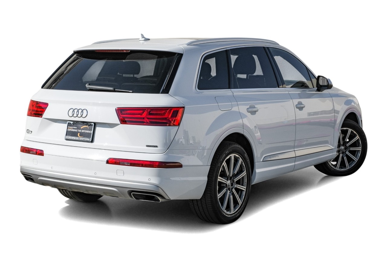 Audi Q7 Vehicle Main Gallery Image 09