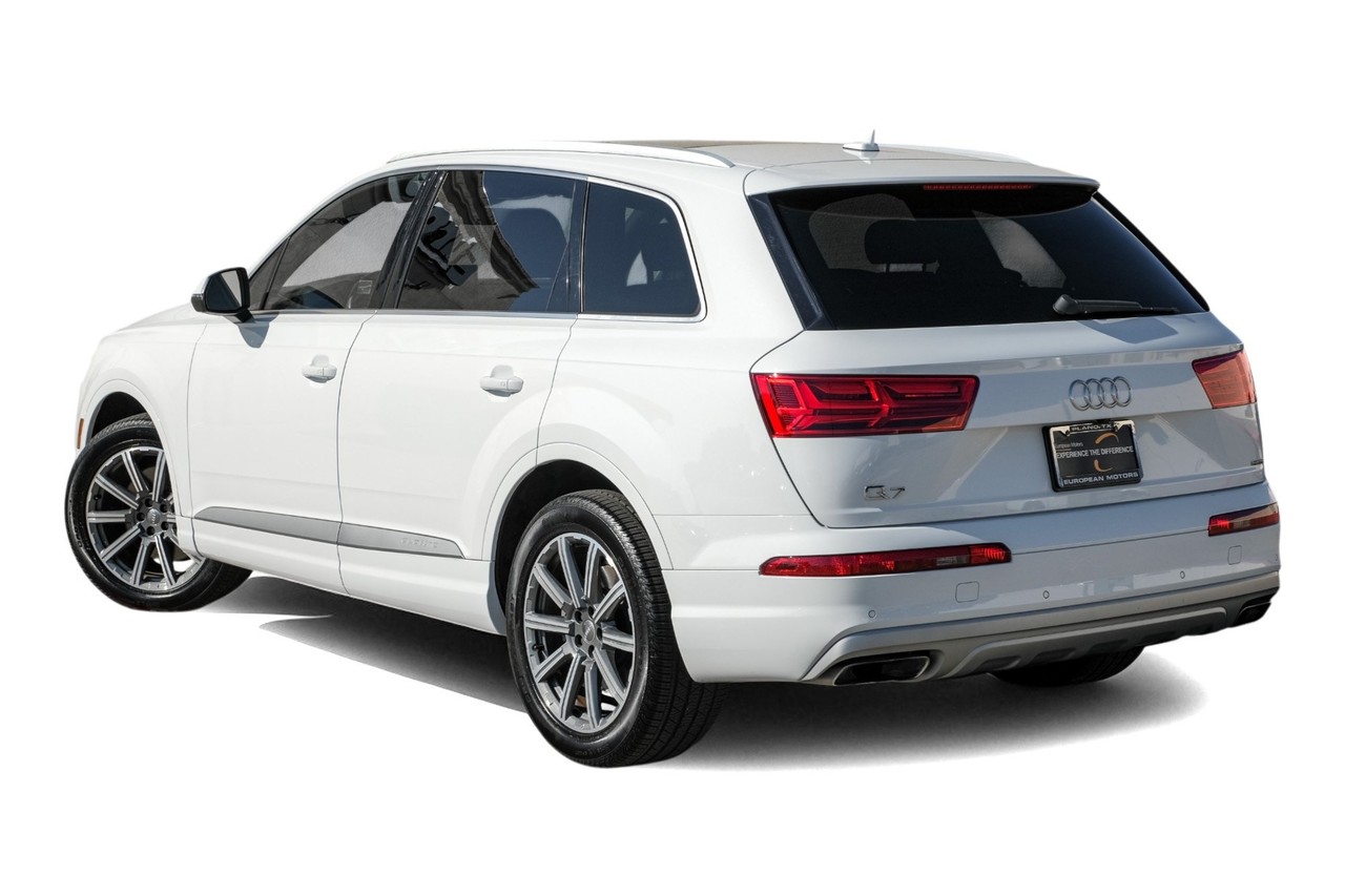 Audi Q7 Vehicle Main Gallery Image 11