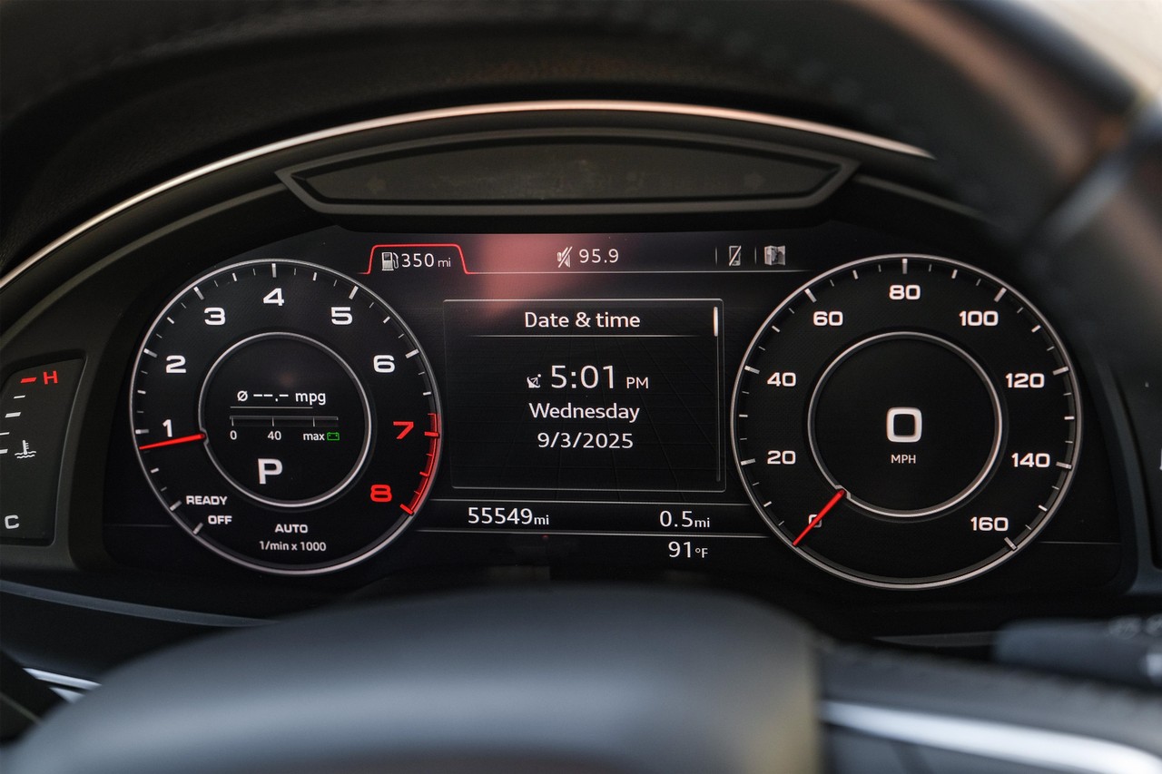 Audi Q7 Vehicle Main Gallery Image 19