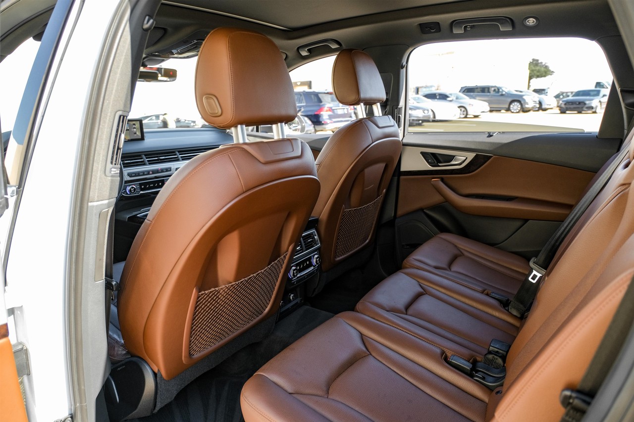 Audi Q7 Vehicle Main Gallery Image 38