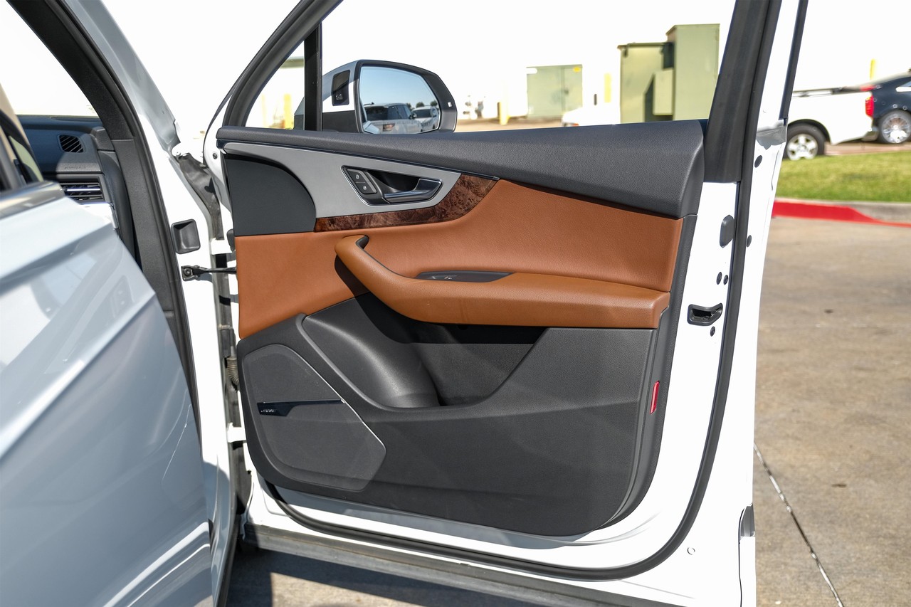 Audi Q7 Vehicle Main Gallery Image 42