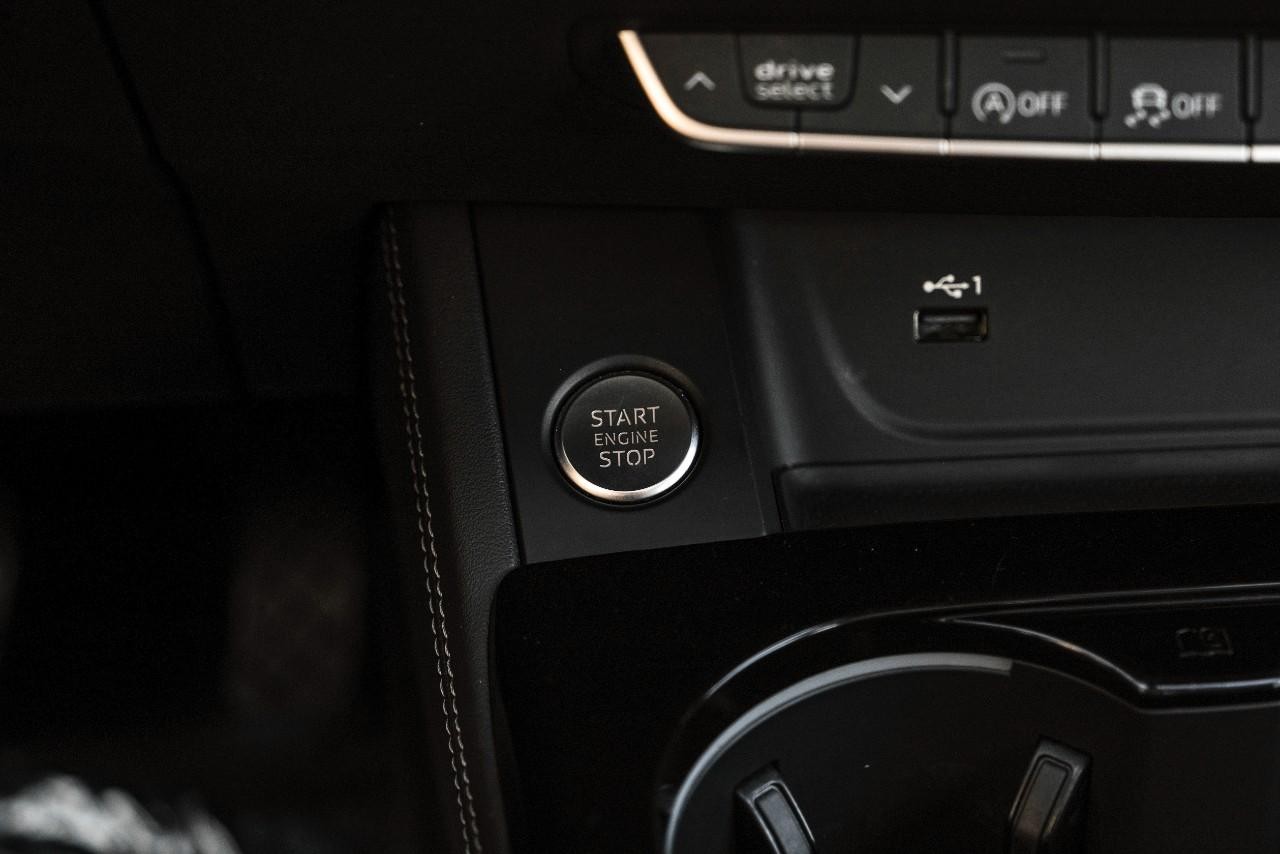 Audi A4 Sedan Vehicle Main Gallery Image 21