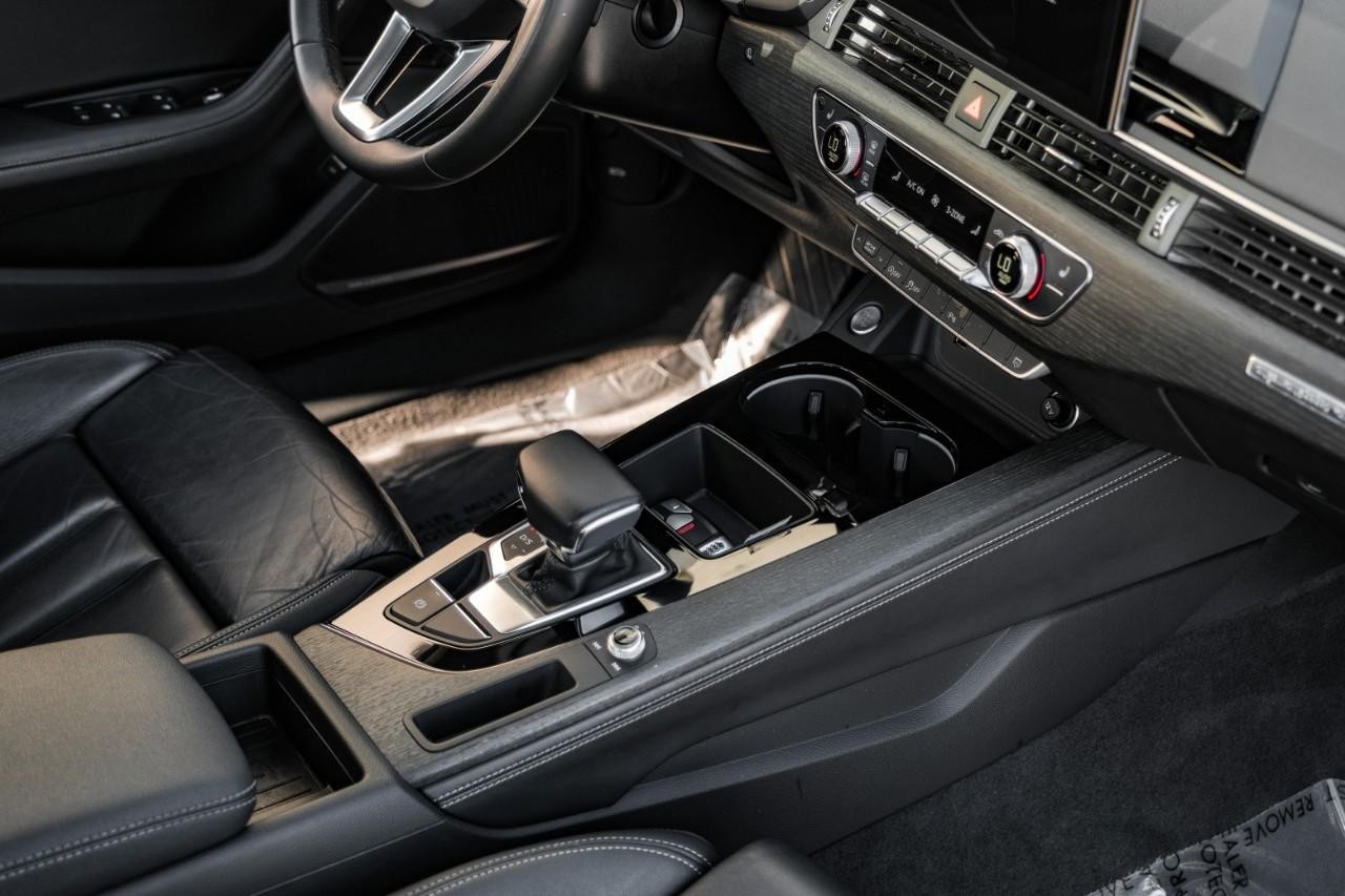 Audi A4 Sedan Vehicle Main Gallery Image 25