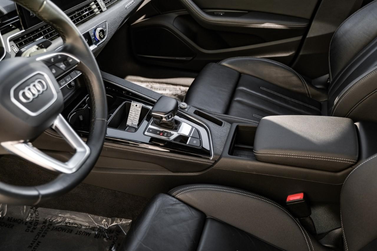 Audi A4 Sedan Vehicle Main Gallery Image 26