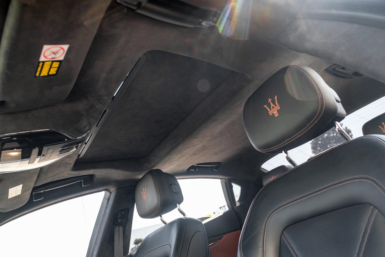 Maserati Quattroporte Vehicle Main Gallery Image 05