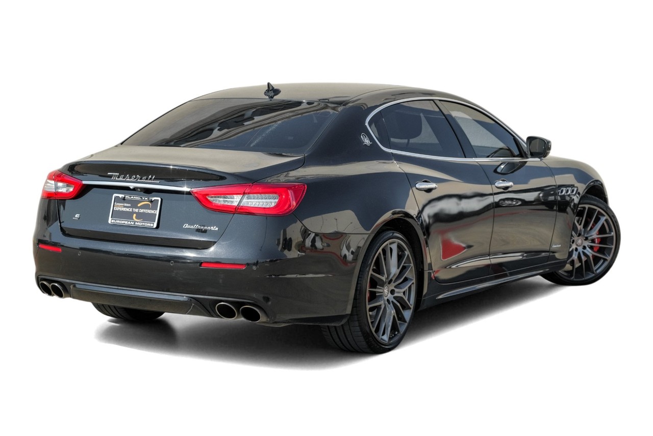 Maserati Quattroporte Vehicle Main Gallery Image 09