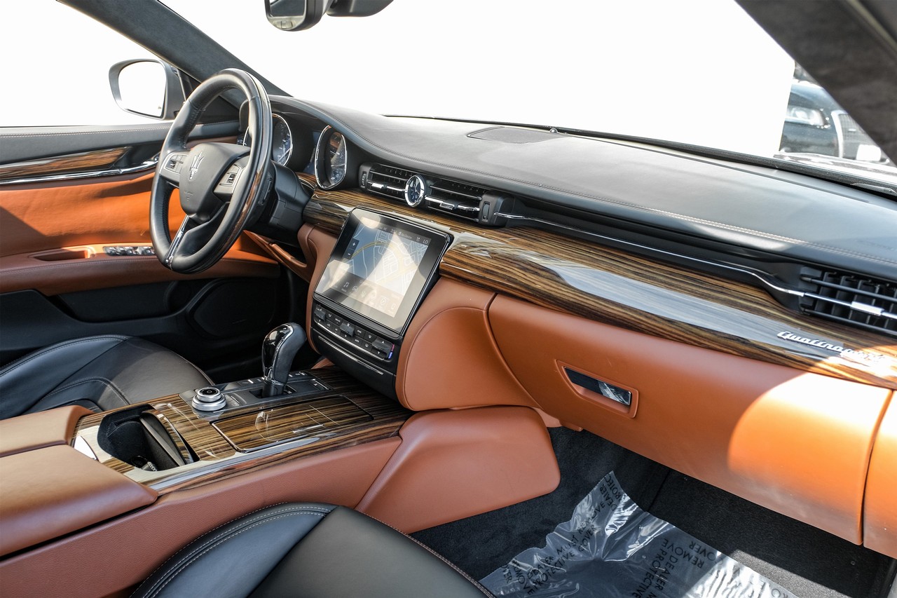Maserati Quattroporte Vehicle Main Gallery Image 13