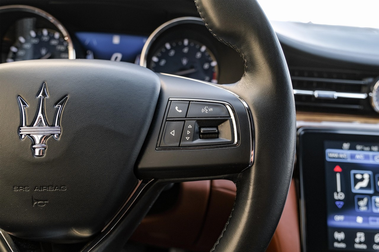 Maserati Quattroporte Vehicle Main Gallery Image 18