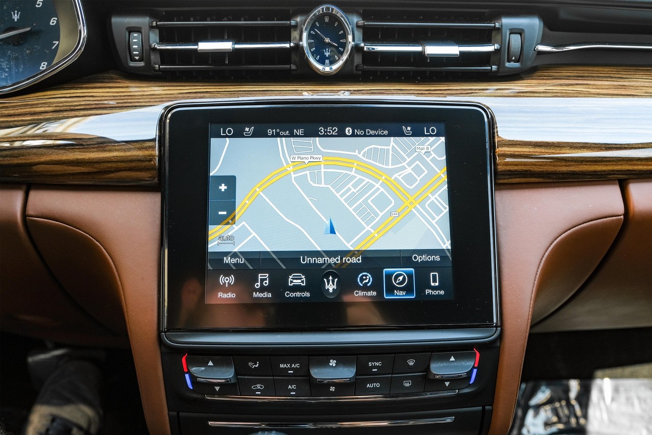 Maserati Quattroporte Vehicle Main Gallery Image 22