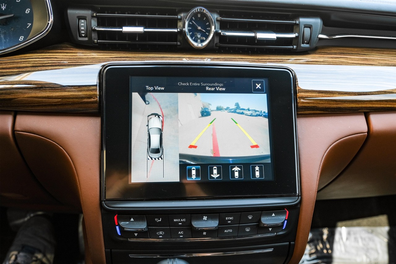 Maserati Quattroporte Vehicle Main Gallery Image 23