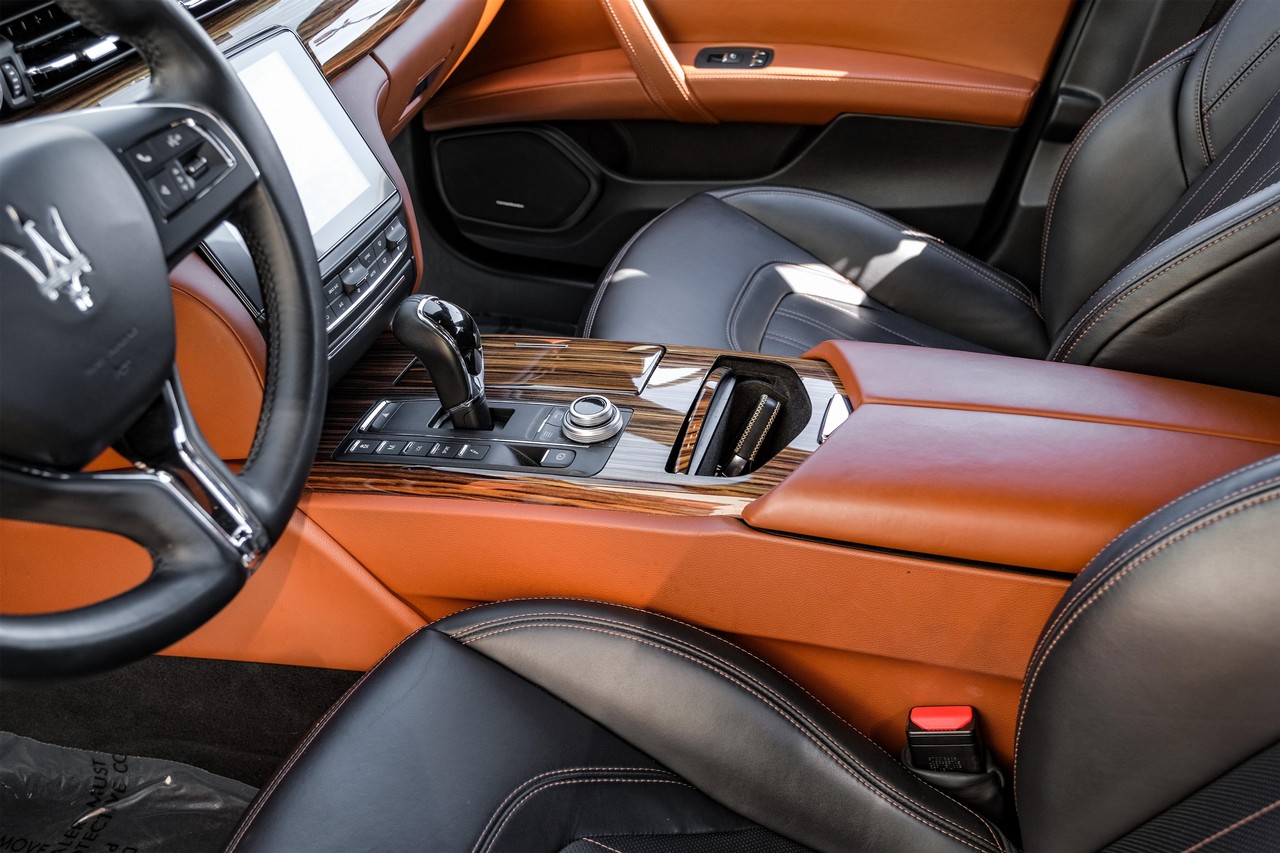 Maserati Quattroporte Vehicle Main Gallery Image 25