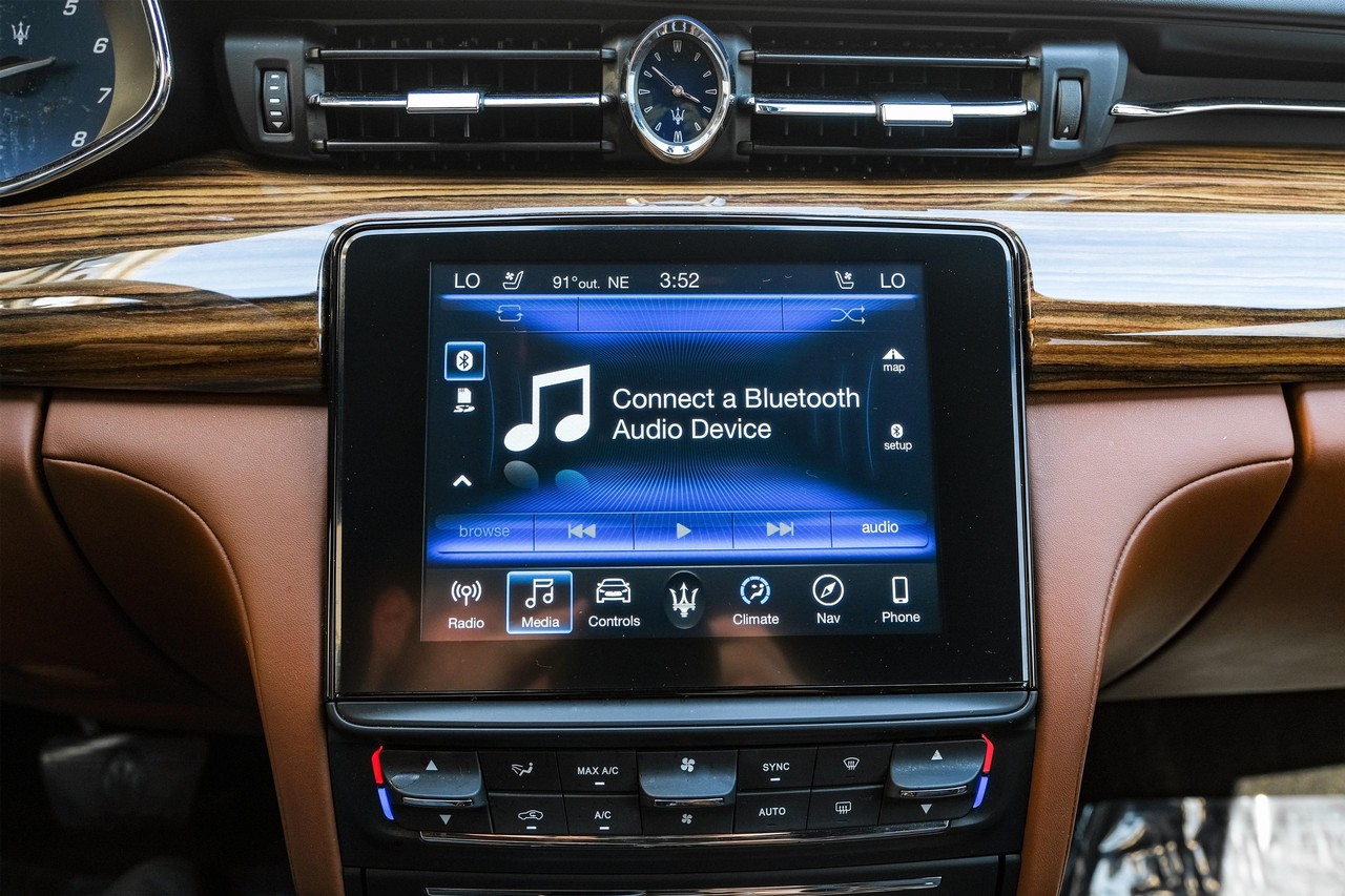 Maserati Quattroporte Vehicle Main Gallery Image 29