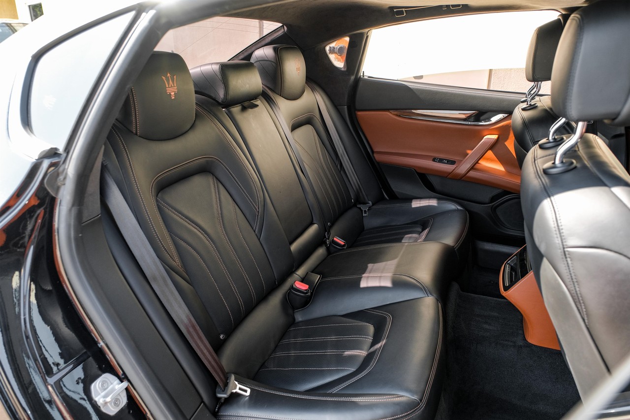 Maserati Quattroporte Vehicle Main Gallery Image 34
