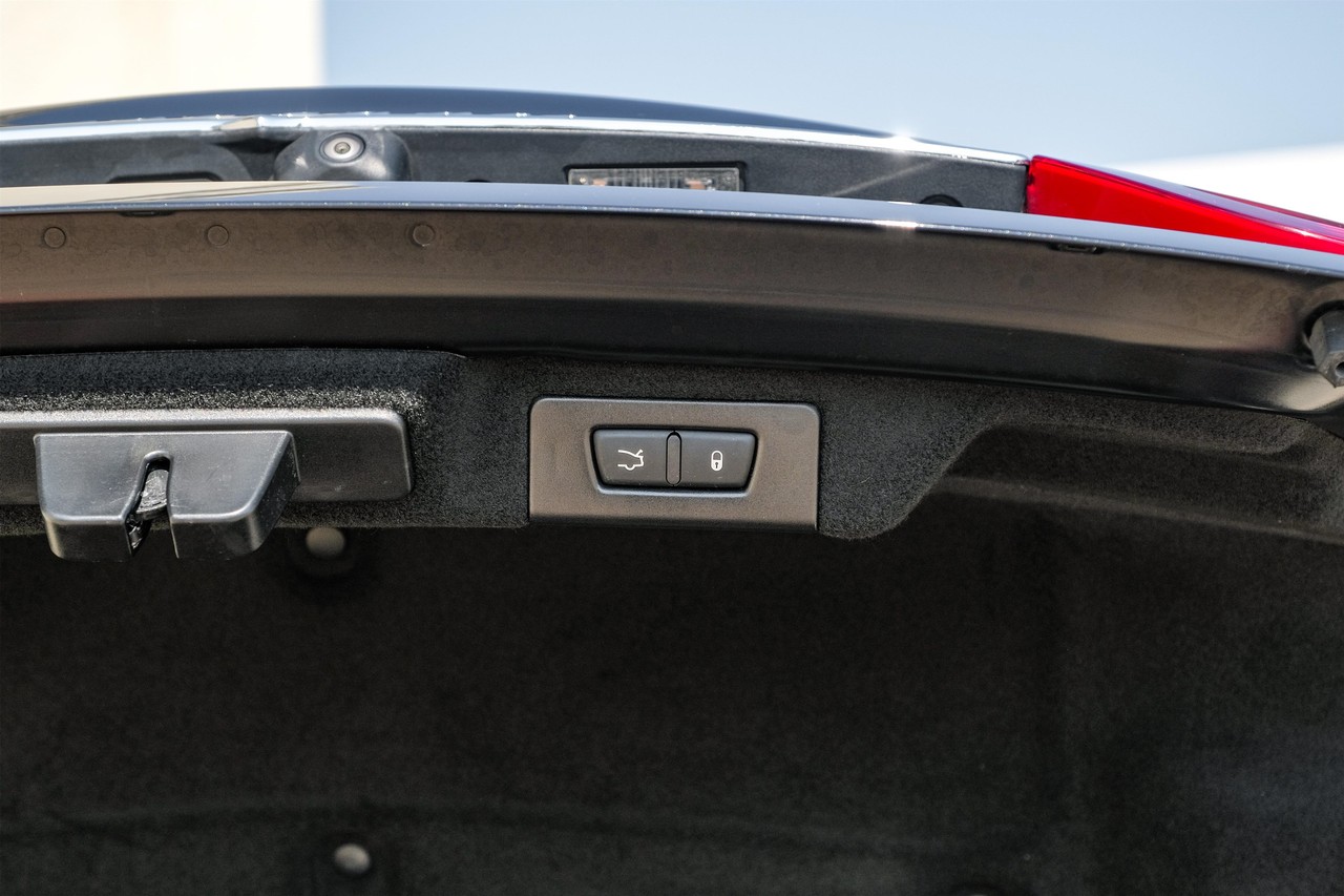 Maserati Quattroporte Vehicle Main Gallery Image 45