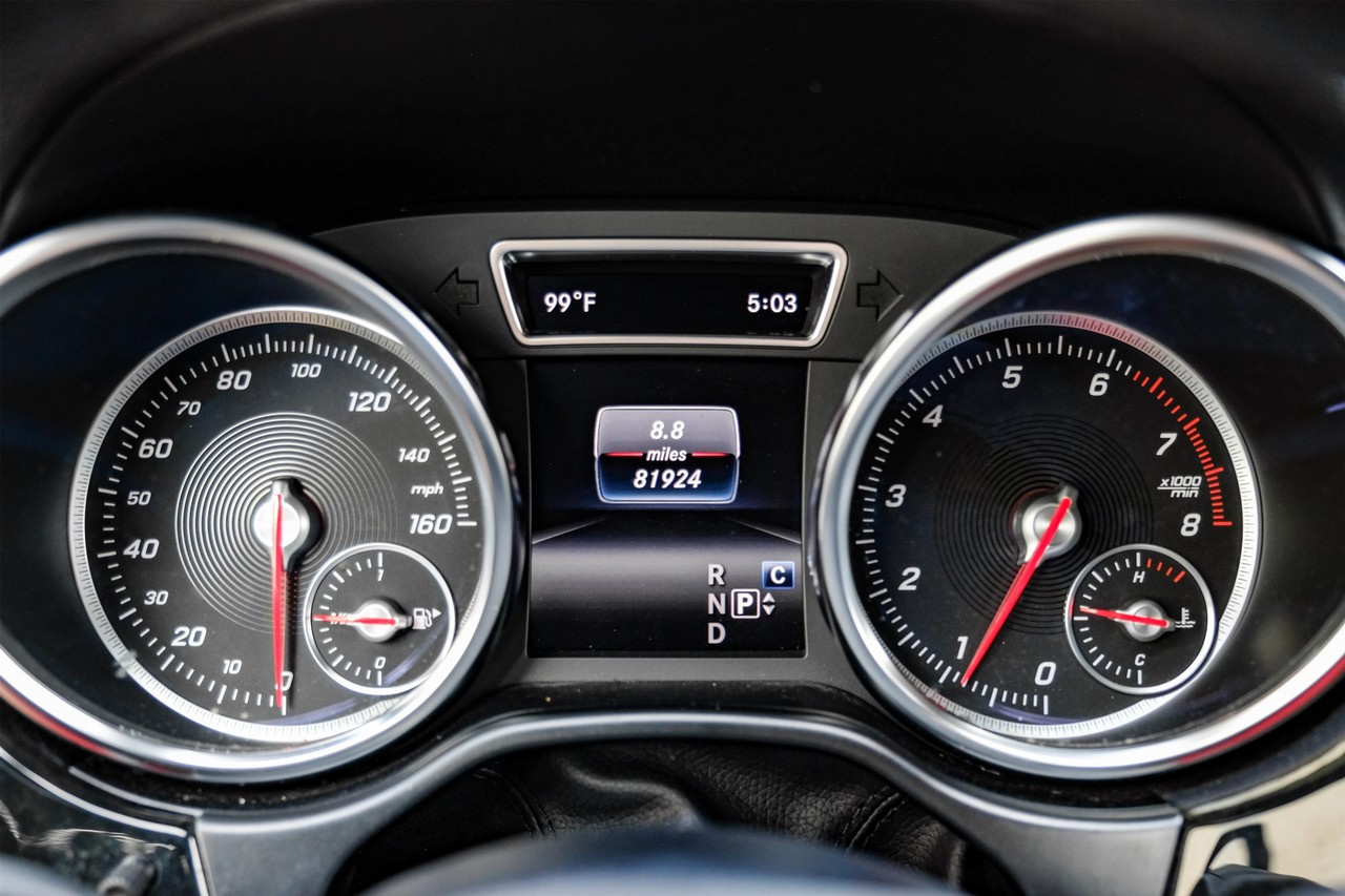 Mercedes-Benz GLS Vehicle Main Gallery Image 19