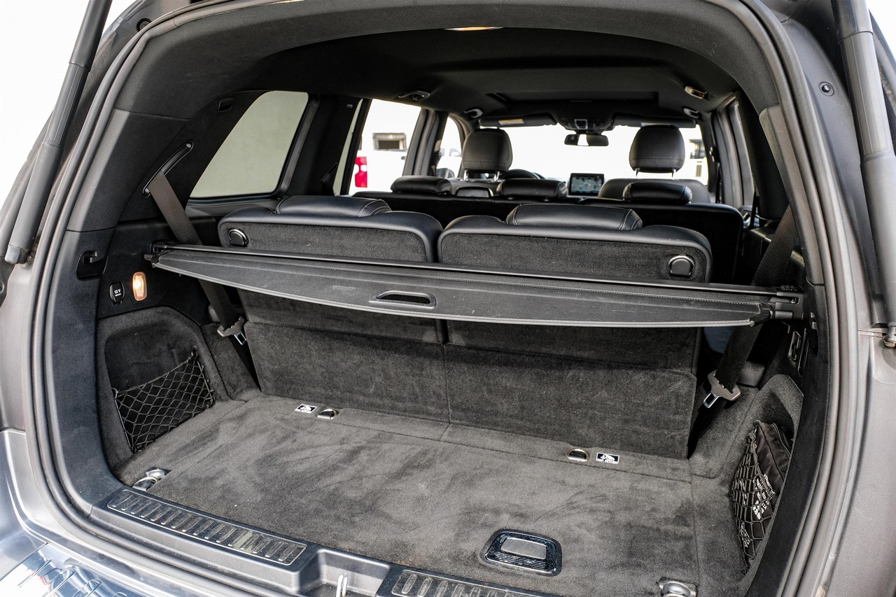 Mercedes-Benz GLS Vehicle Main Gallery Image 42