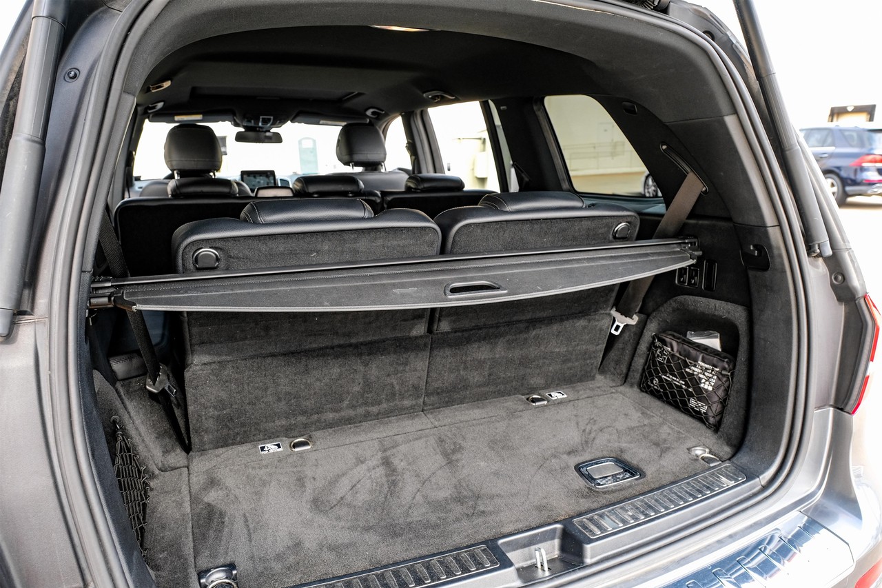 Mercedes-Benz GLS Vehicle Main Gallery Image 43