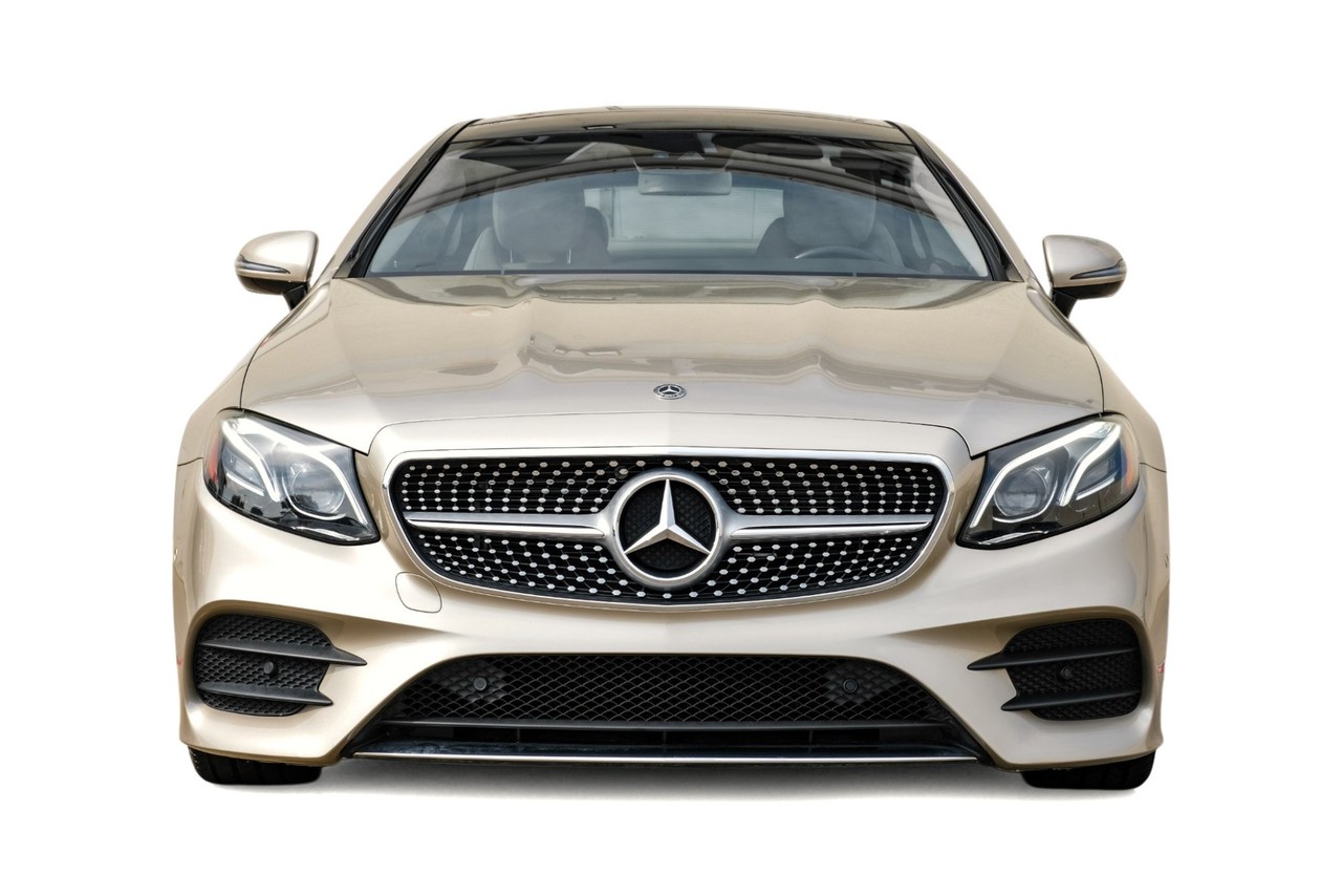 Mercedes-Benz E-Class Vehicle Main Gallery Image 06
