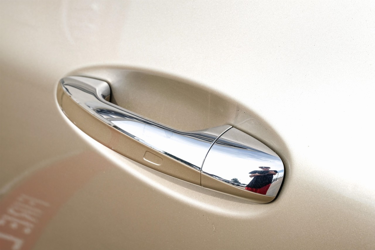 Mercedes-Benz E-Class Vehicle Main Gallery Image 31