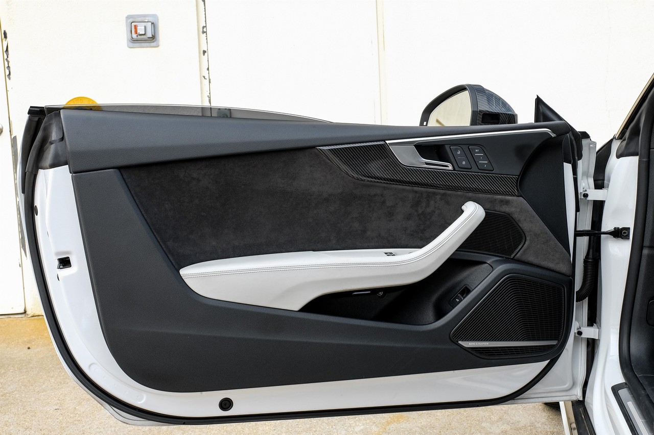 Audi RS 5 Coupe Vehicle Main Gallery Image 35