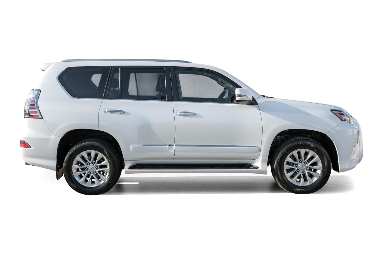 Lexus GX Vehicle Main Gallery Image 08