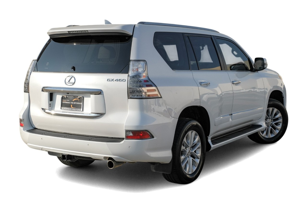 Lexus GX Vehicle Main Gallery Image 09