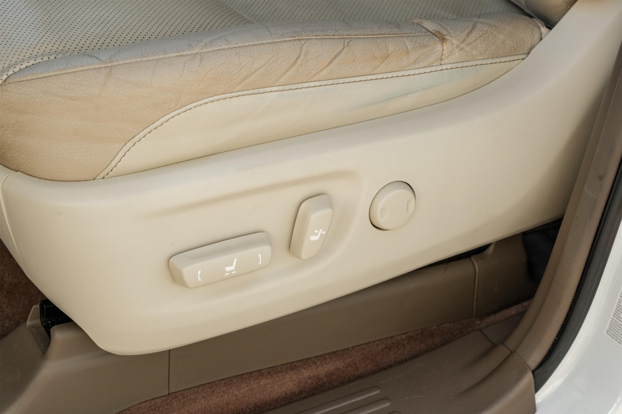 Lexus GX Vehicle Main Gallery Image 31