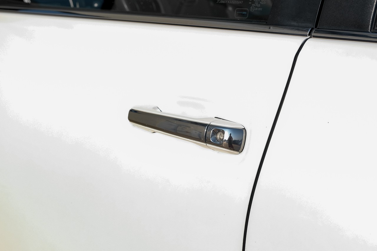 Lexus GX Vehicle Main Gallery Image 38