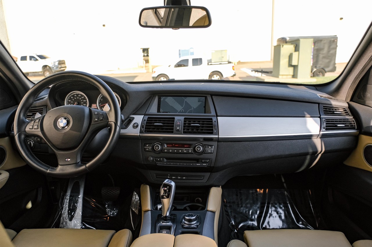 BMW X5 M Vehicle Main Gallery Image 14