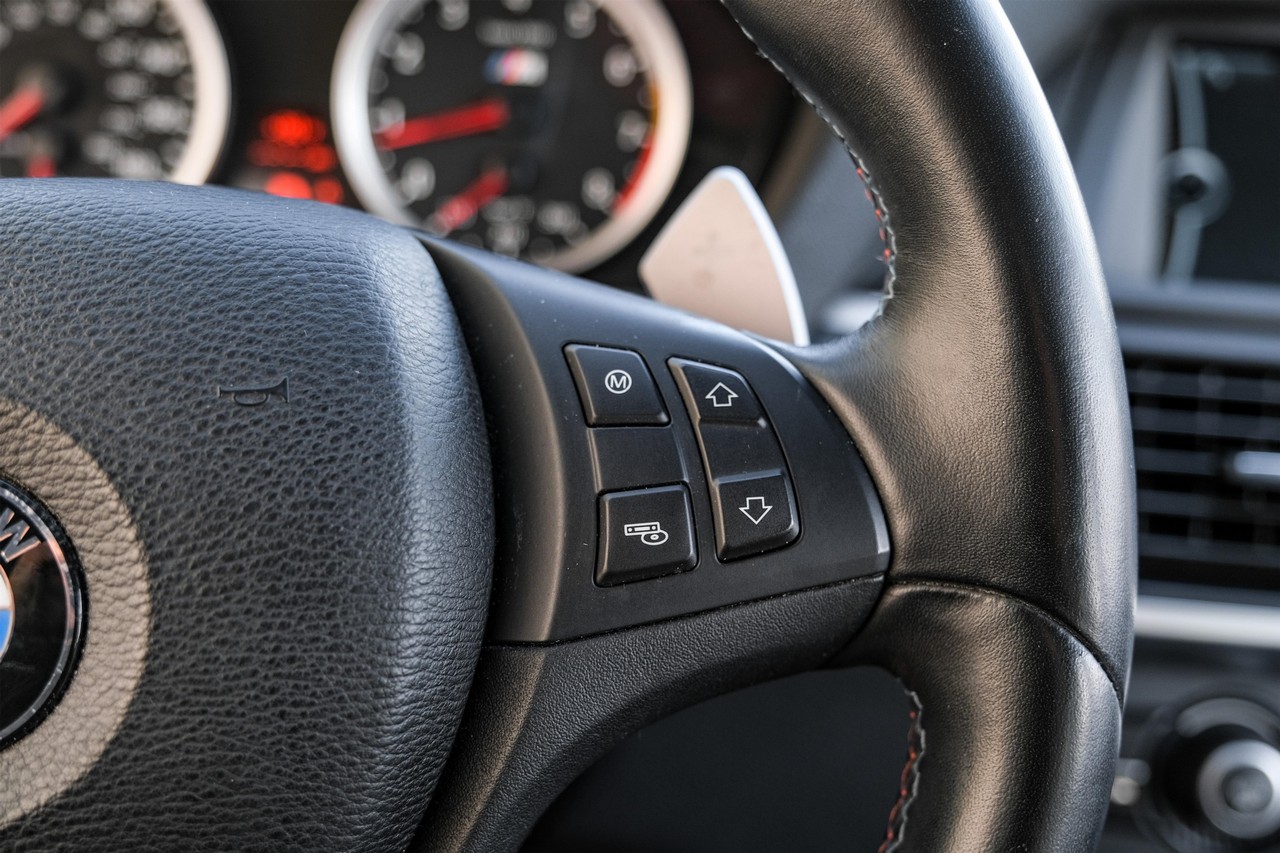 BMW X5 M Vehicle Main Gallery Image 17
