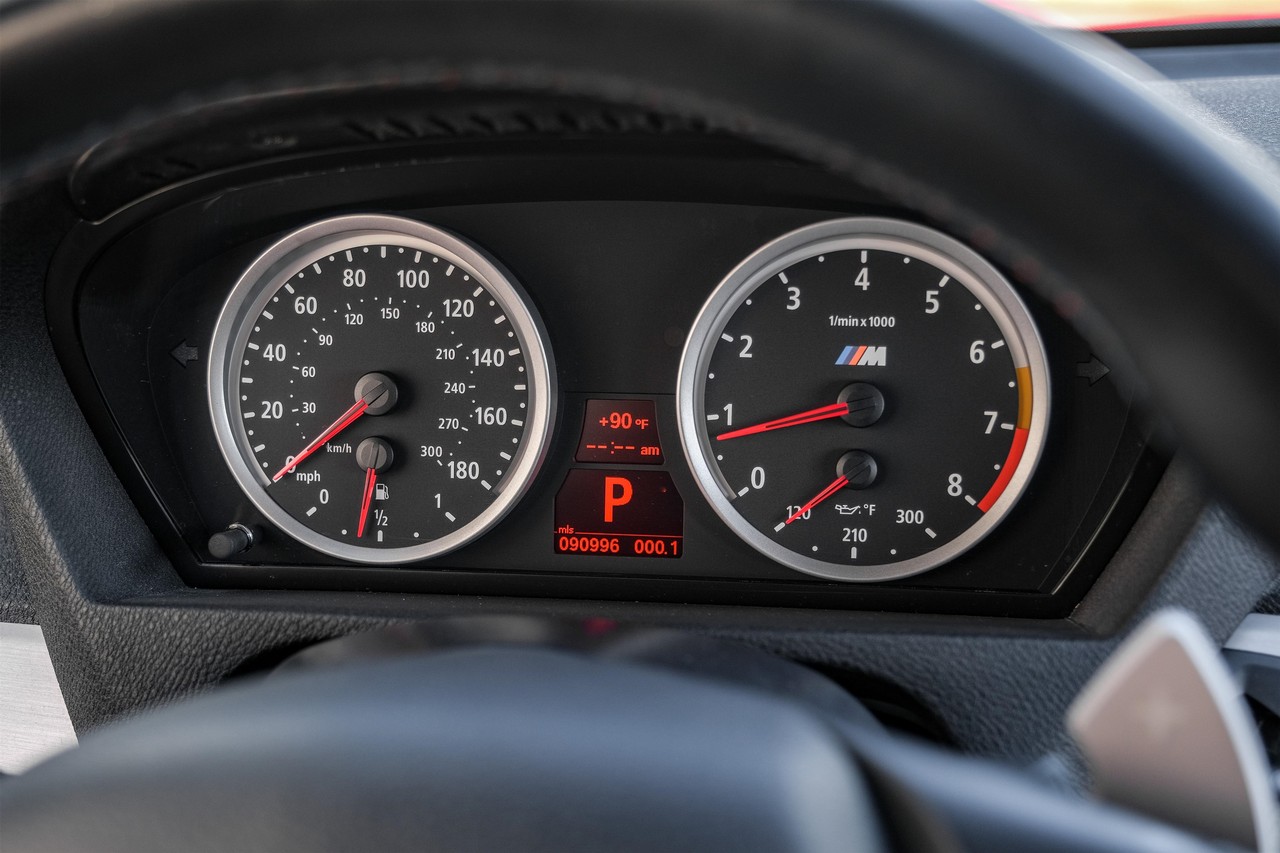 BMW X5 M Vehicle Main Gallery Image 18